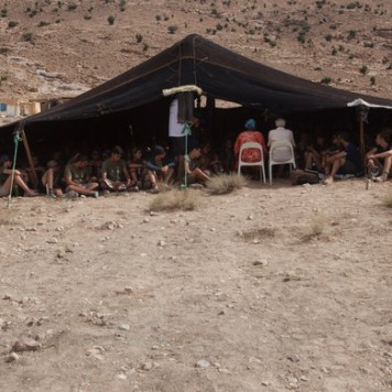 España Rumbo al Sur 2017. Encuentro con unas misioneras en el campamento de Tatiuine. (Photo: Jose L. Cuesta).