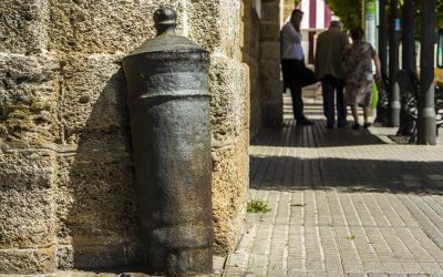 Cosas de Cádiz. Cañones en las esquinas